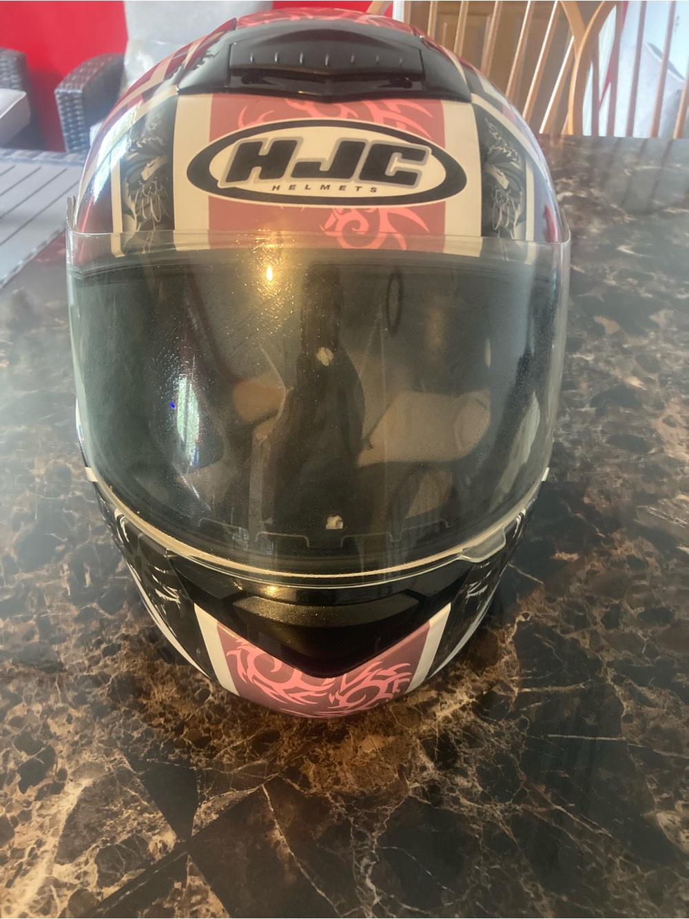 HJC Women’s Full-Face Motorcycle Helmet in Pink and Black